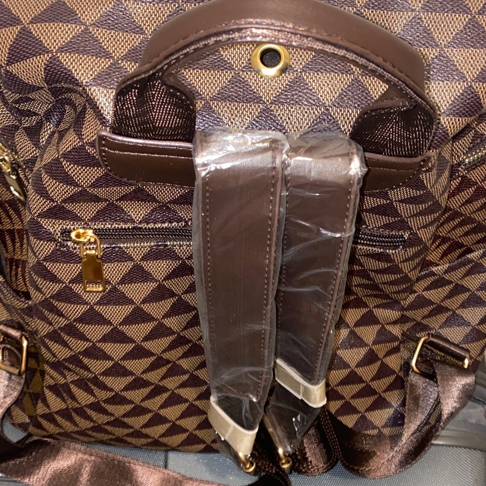 CLOSET CLEAR OUT NWOT Geometric Patterned Brown Backpack with gold zippers - Picture 6 of 9